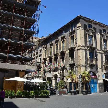 Tre Stelle Al Duomo Oda ve Kahvaltı Katanya