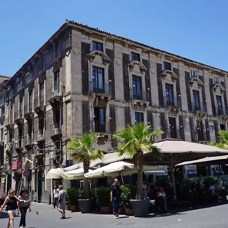 Oda ve Kahvaltı Tre Stelle Al Duomo 3*