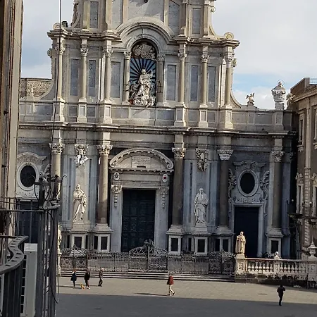 Tre Stelle Al Duomo Oda ve Kahvaltı Katanya