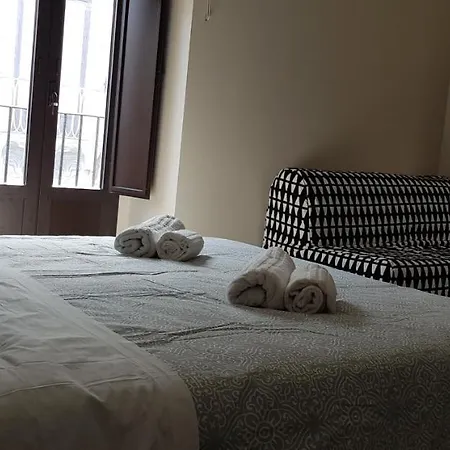 Tre Stelle Al Duomo Oda ve Kahvaltı Katanya